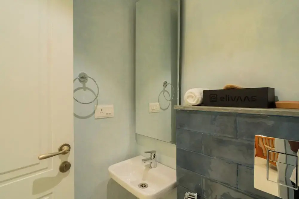 ELIVAAS Solace Teal 5 BHK Villa