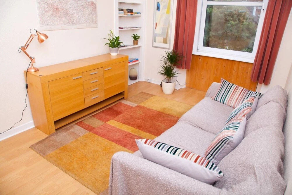 Bright 1 Bedroom Edinburgh Apartment