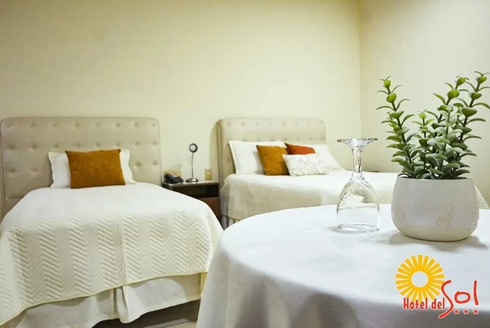 Hotel De Sol