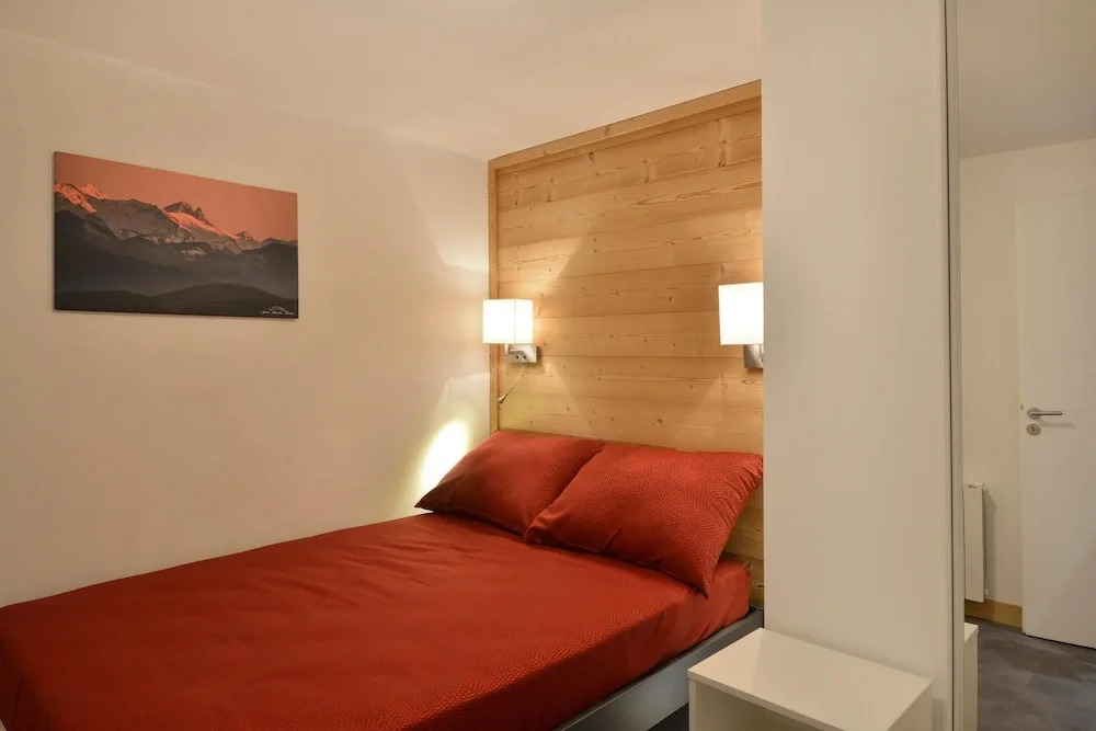 Residence Saintjacques Three-roomed Apartment for 8 People in the Resort Center S713