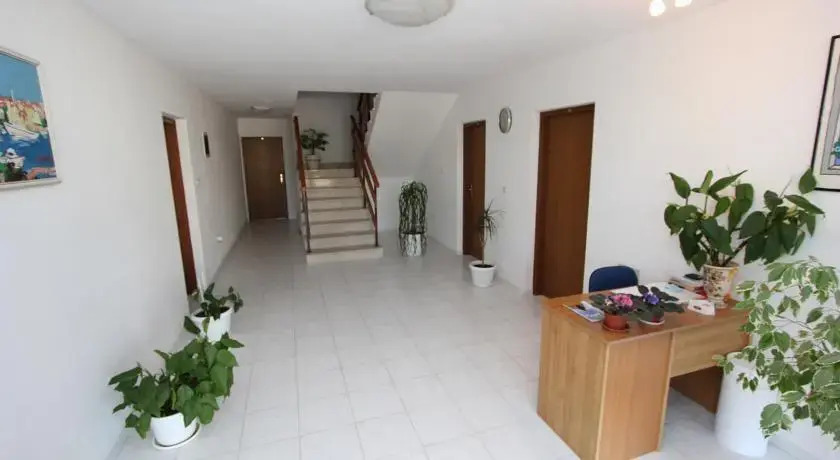B&B Garni