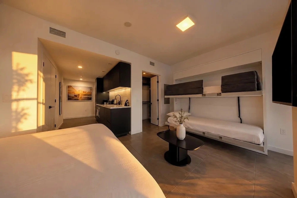 Palm Bay View Suites