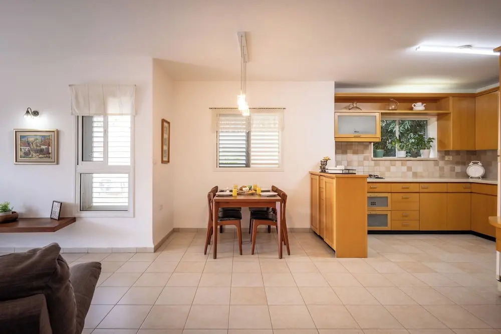 Homey Kiryat Haim Apt by Sea N Rent