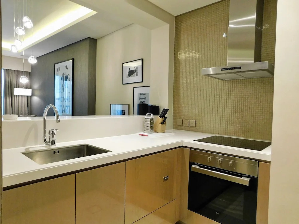 Luton Vacation Damac Paramount Tower
