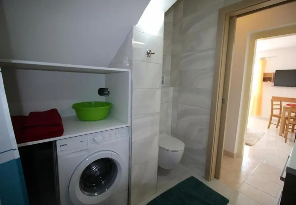 Dragi - Great Location & Comfortable - A2
