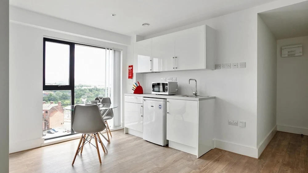 Comfortable Studio in Oldham, Minutes to Royal Oldham Hospital
