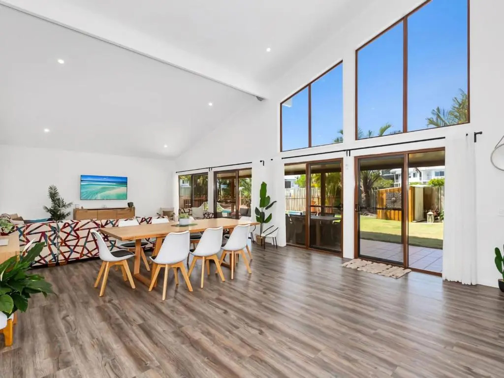 Coastal Soul - Pet Friendly, Family Entertainer with Pool