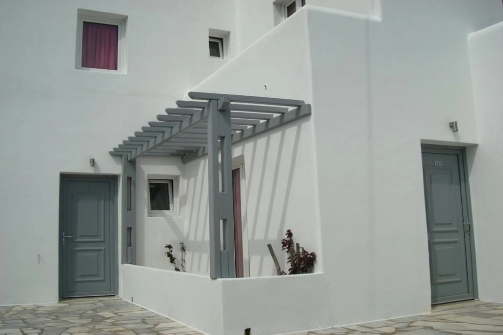 Elena Studios & Suites