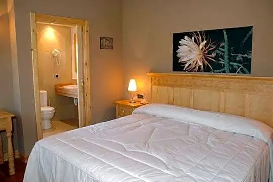 hotel gueñes