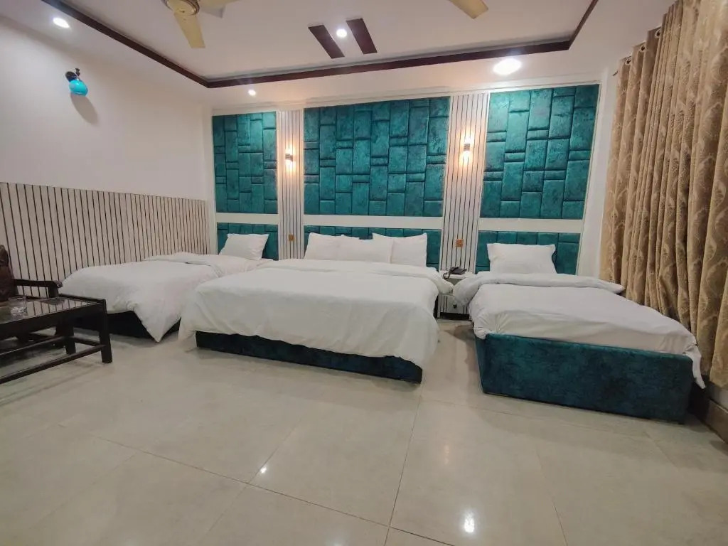 Parkway Hotel