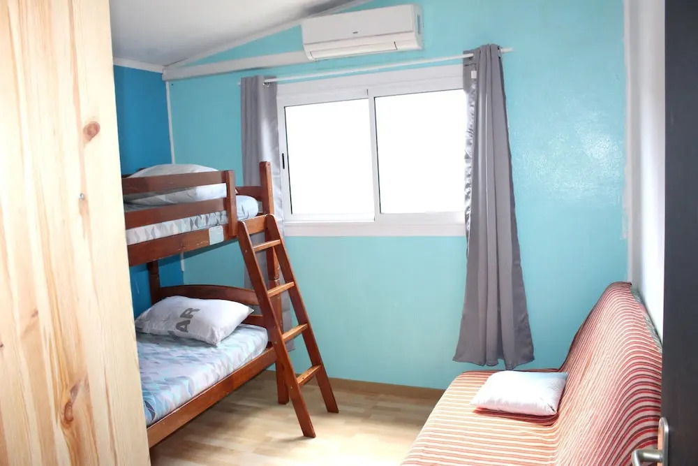 House With 2 Bedrooms in Saint-gilles les Bains, With Enclosed Garden
