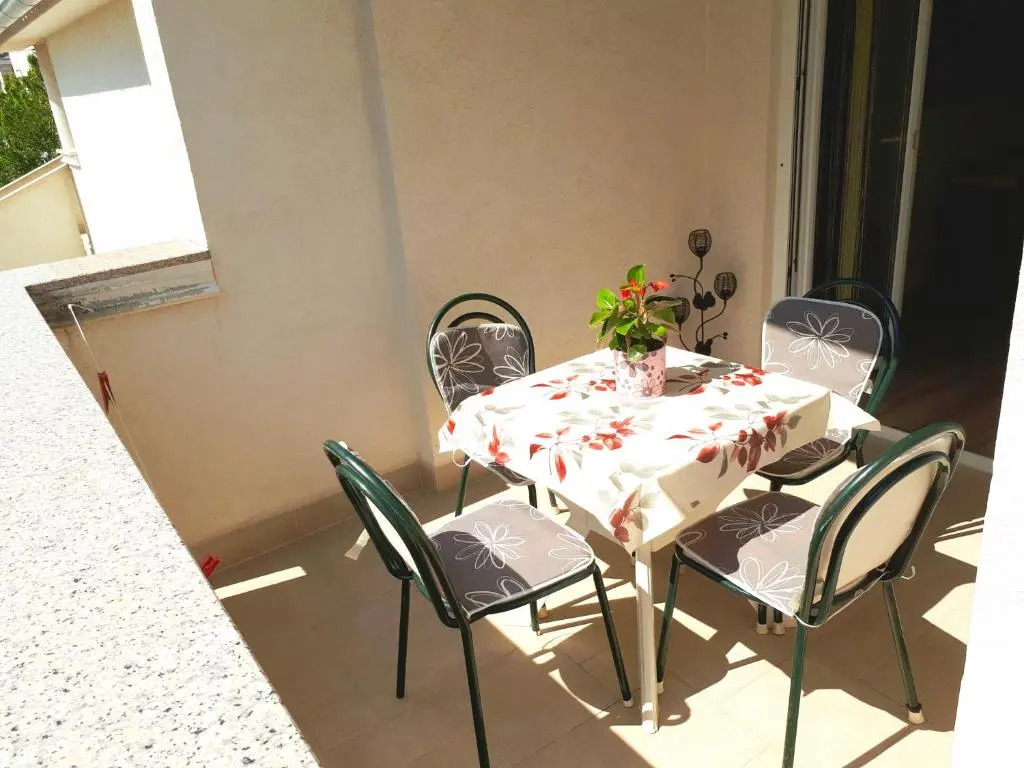 APARTMENT ANNA 350m FROM THE BEACH