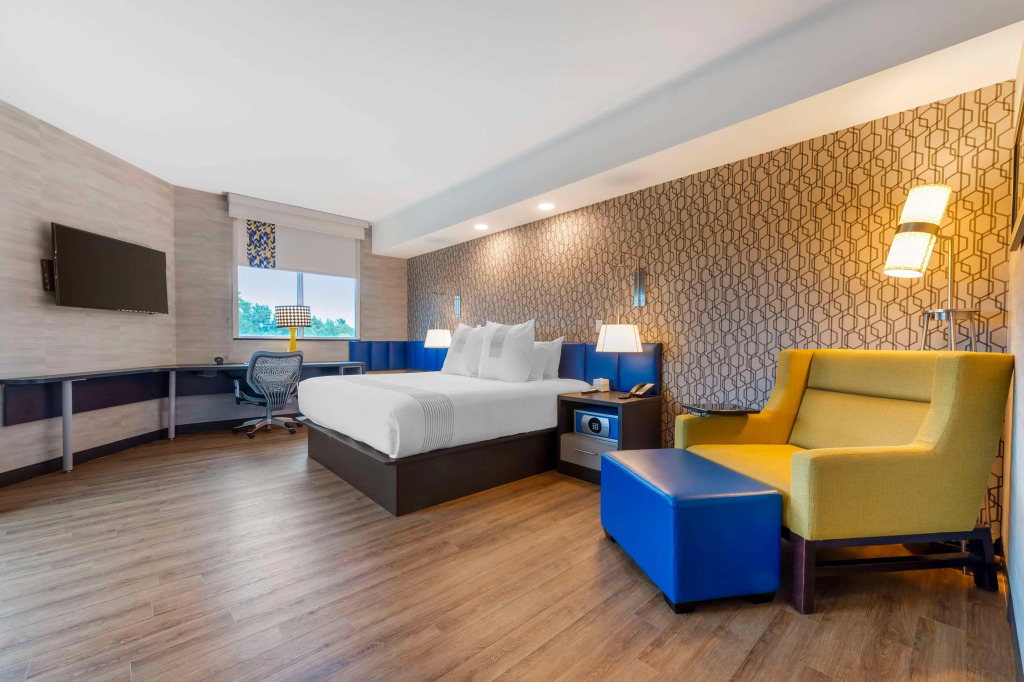 GLō Best Western Kanata Ottawa West