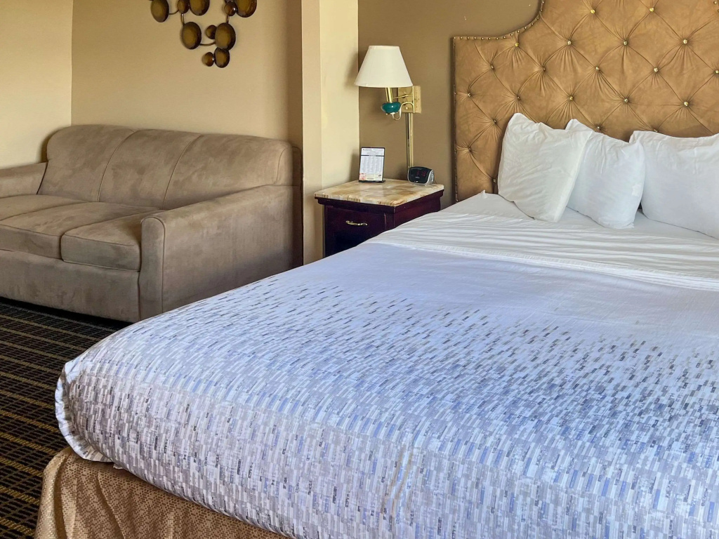 Comfort Inn & Suites Madison East Interstate I-90