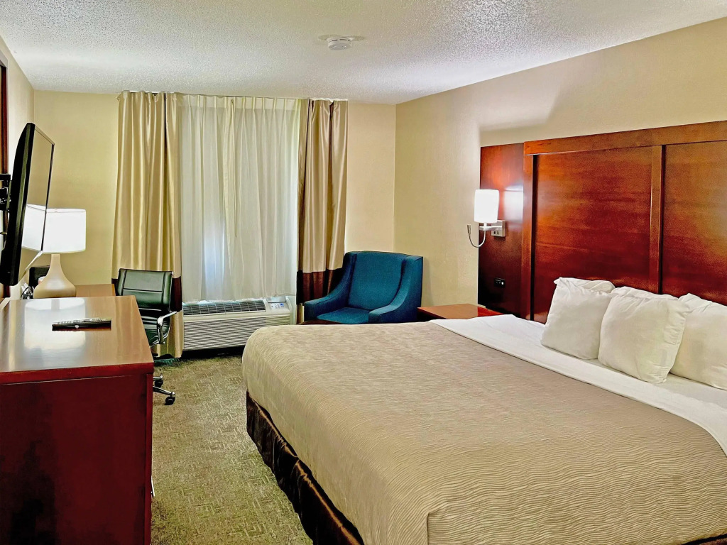 Quality Inn & Suites Green Bay - Ashwaubenon