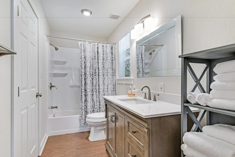 The Authentic Atx Experience Estate 5 Bedrooms 5 Bathrooms Home