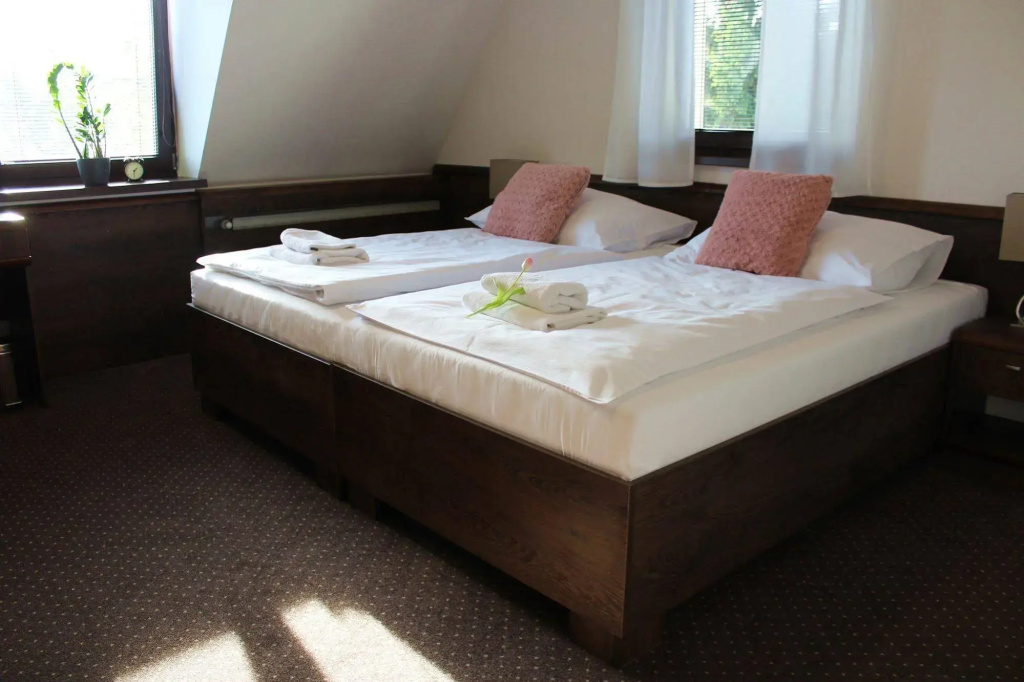 Penzión Wellness & Restaurant Zoborská, free parking