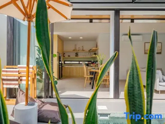 Umah Jerapah Modern 2BR Exquisite Villa in Canggu