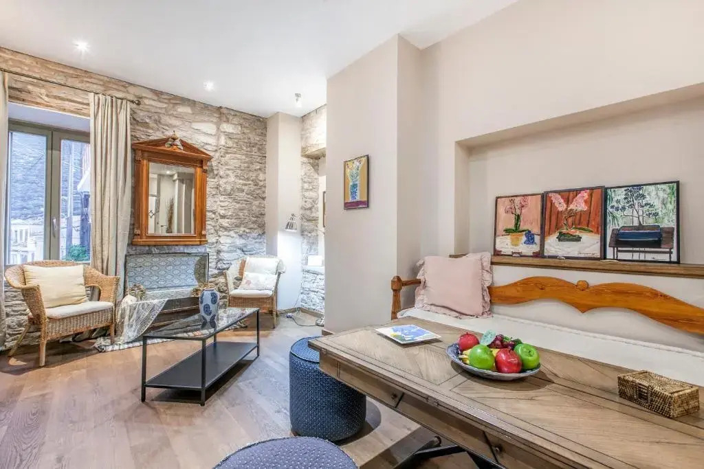 Chora Traditional 4 Bedroom House in Samos - BLG 69214