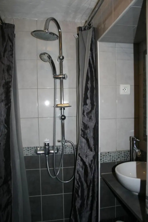 House With 3 Bedrooms in Saint-victor-la-coste, With Pool Access, Encl