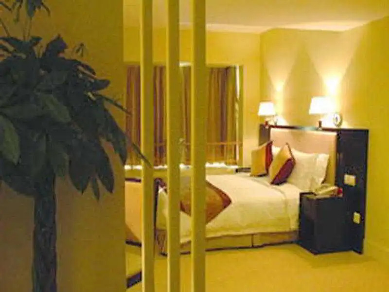 On Barony Wanyuan Hotel