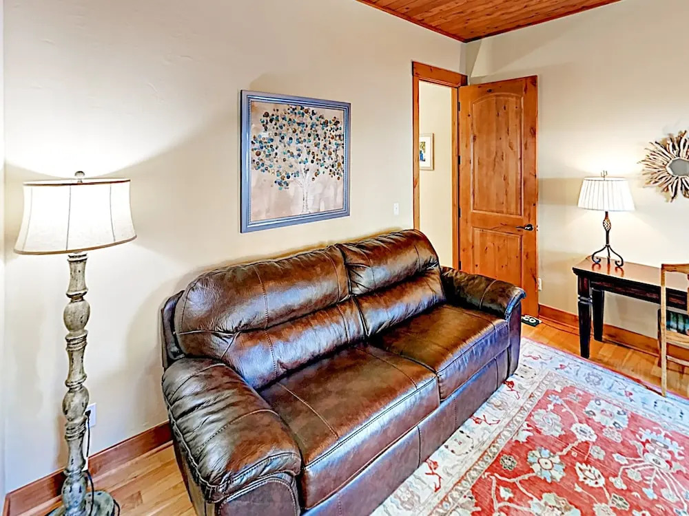 Secluded 6br W/ Hot Tub, Fire Pit & Chef's Kitchen 6 Bedroom Home