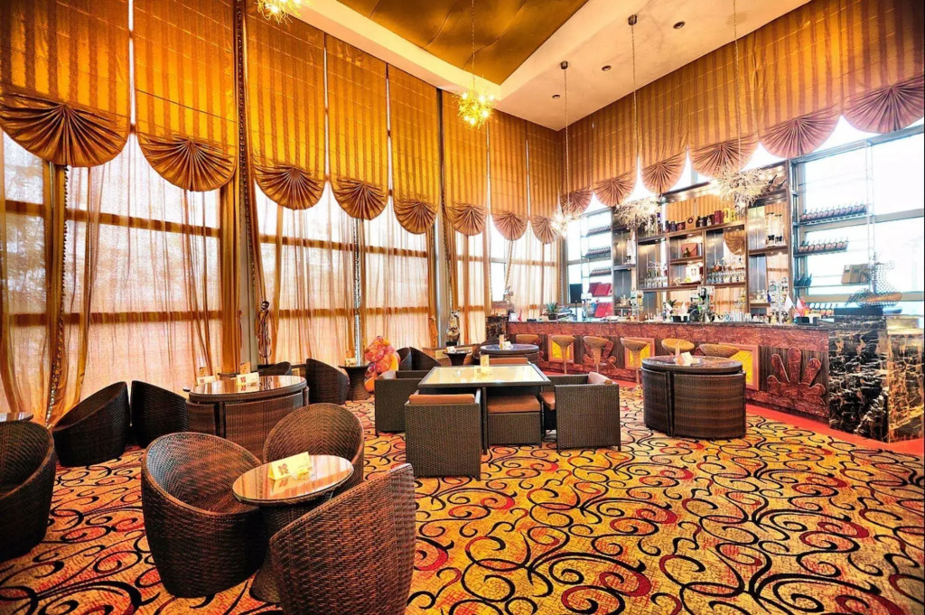 Vienna International Hotel Shandong Yantai FTA Jinshatan Xingyi Square