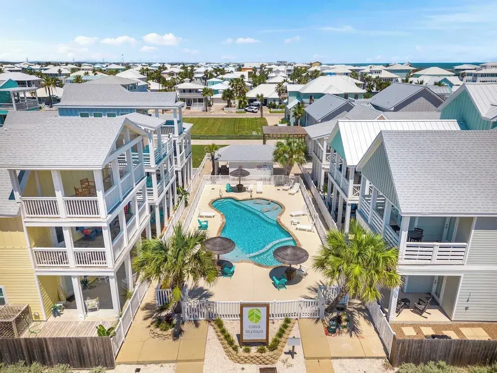 Dauphin Beach House 3 Bedroom & Pool