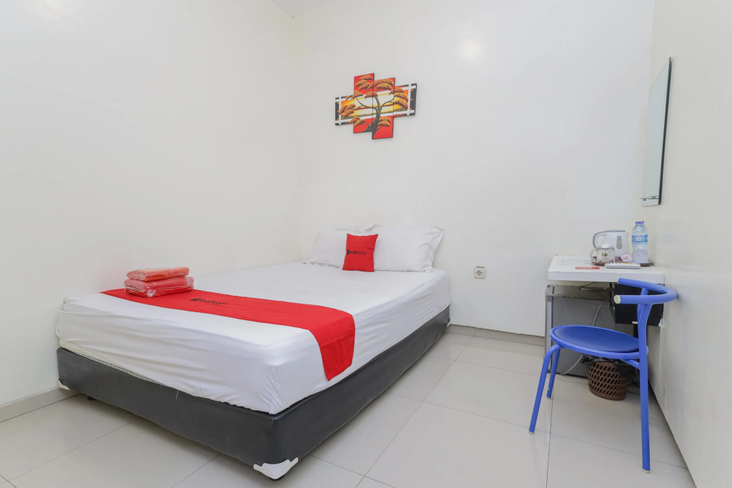RedDoorz at K23 Rungkut Madya