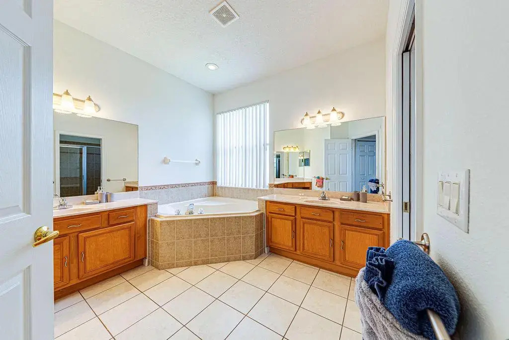 Gorgeous 4 Bedroom, Disney And South Facing Pool, Davenport, US