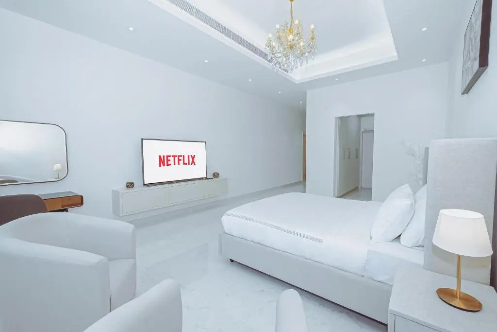 Luxury Modern White Villa on Island 9,500 sqft
