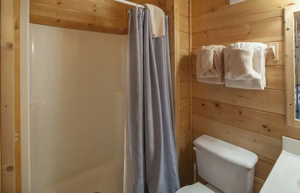 Bear Right Inn by Heritage Cabin Rentals