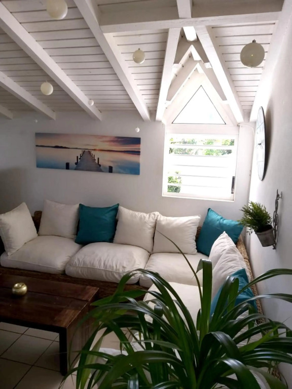 Maison de 2 chambres avec jardin clos et wifi a Le Gosier a 3 km de la plage