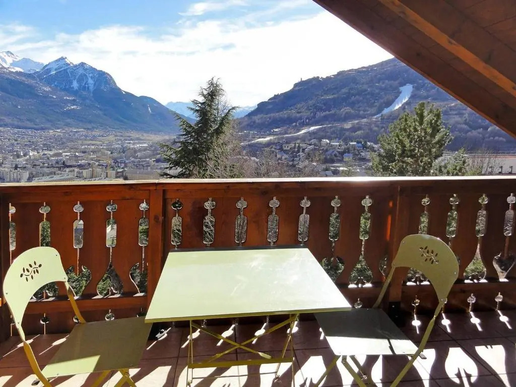 Bel appartement 67m² 2 chambres, parking, balcon sud - Briançon - FR-1-330C-72