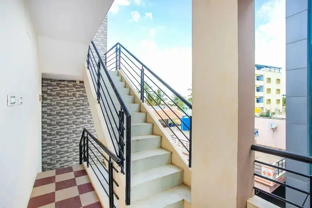 LG Residency by OYO Rooms