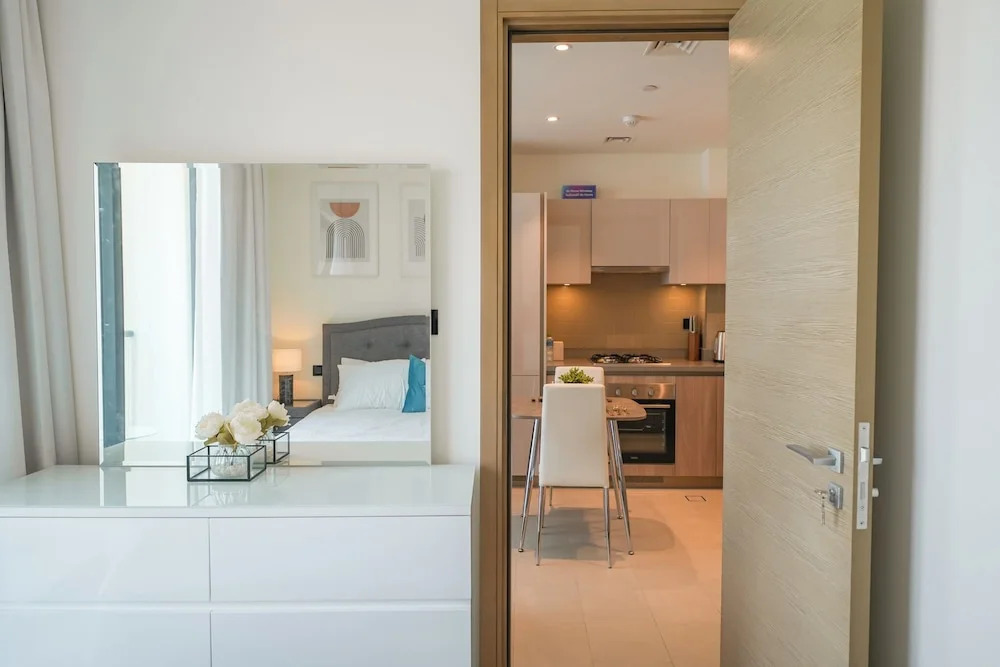 Yogi - Bright Apartment With Panoramic CityScape Views