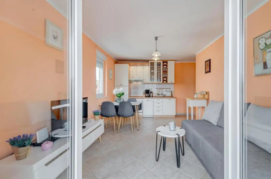 The best OLD TOWN view apartment, 5 min walk, parking (2+2)