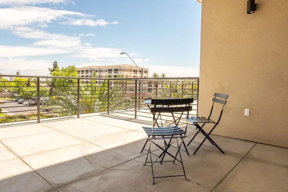 FRONTDESK Old Town Apts Scottsdale