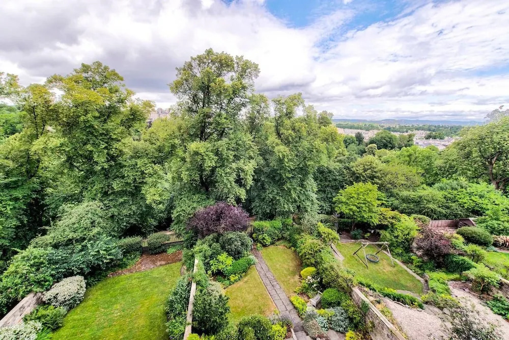 Ainslie Place Luxury Apt In Heart Of The City