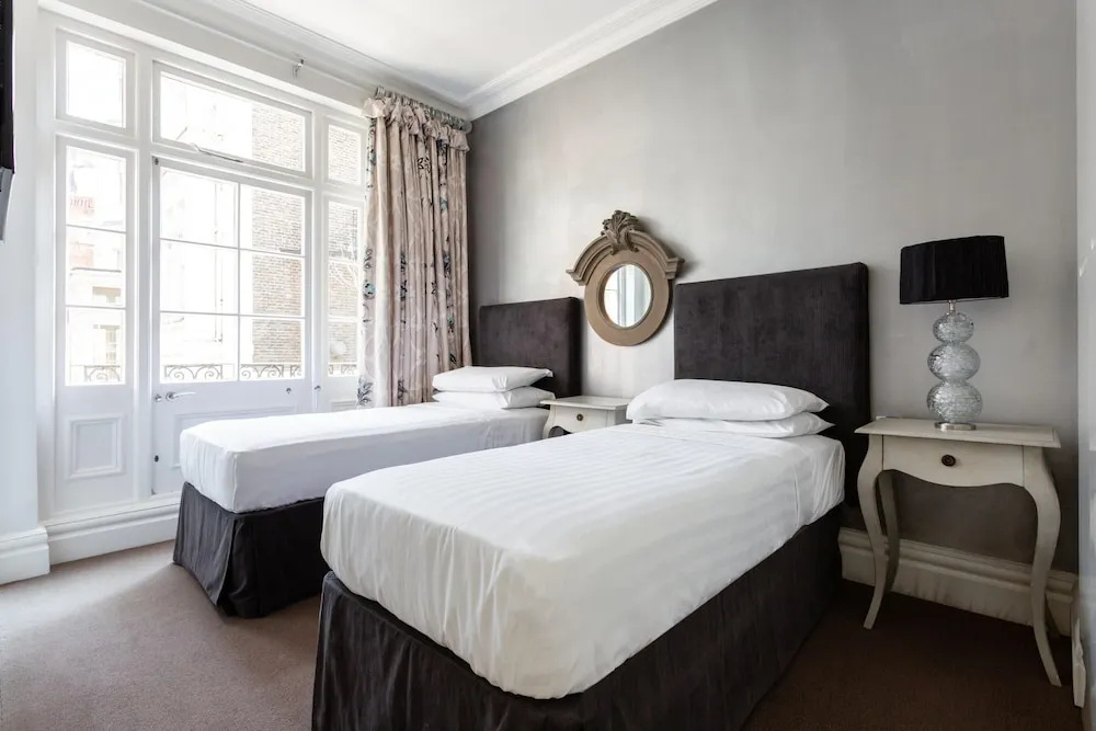 Gledhow Gardens Viii by Onefinestay