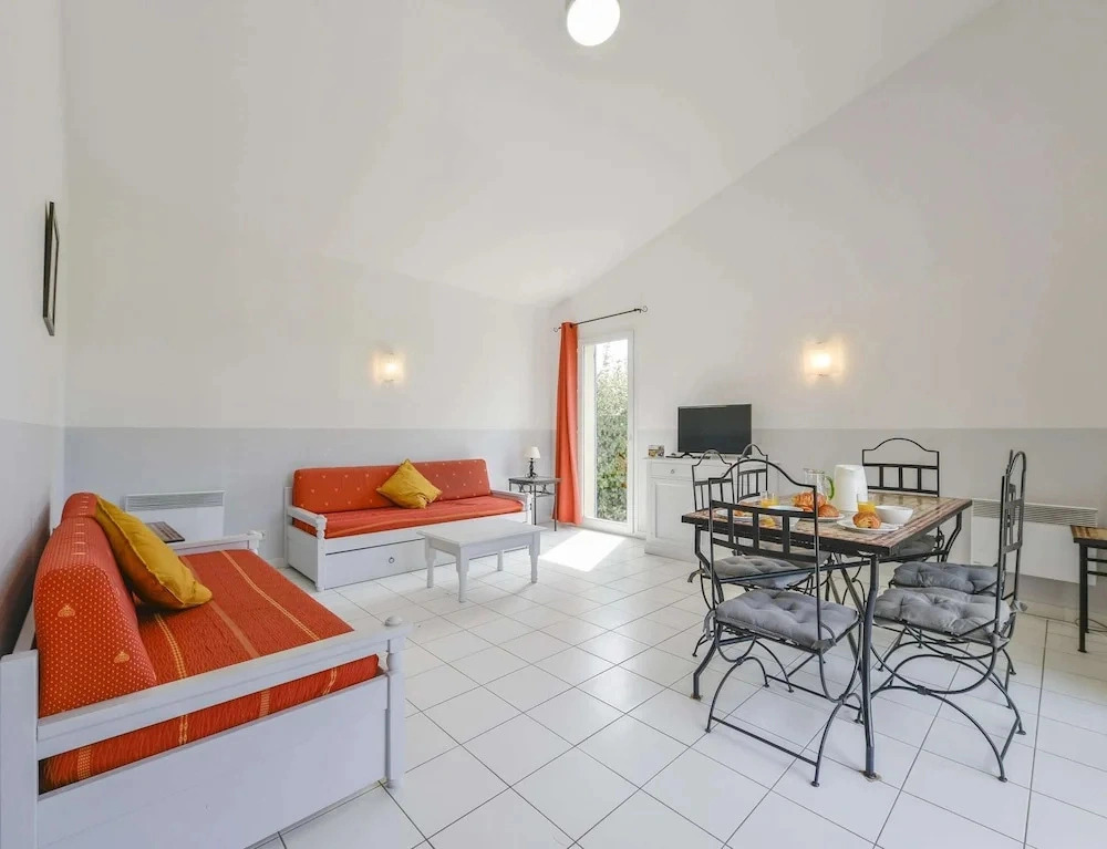 Provence Villa for 8 With Private Pool