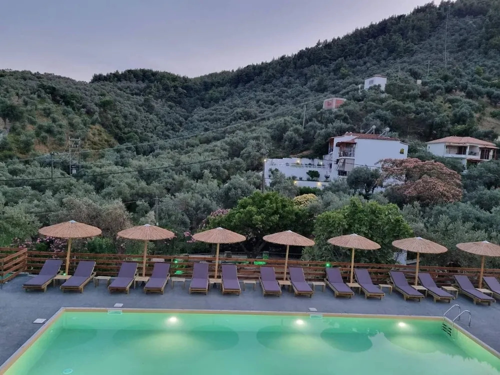 MANGO Skiathos