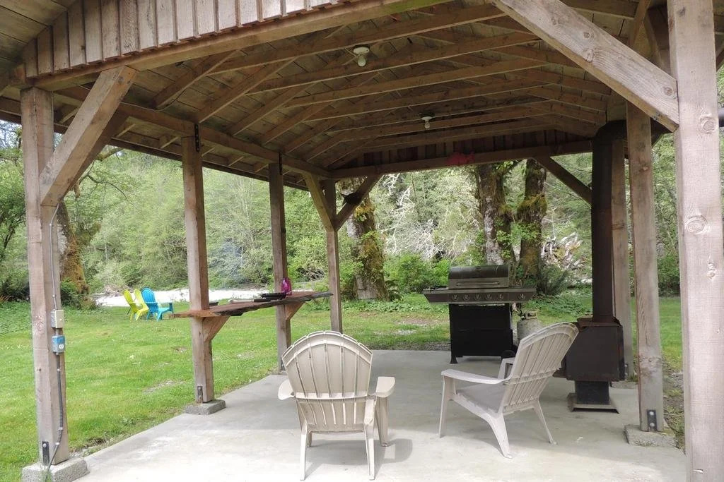 Remote Renfrew Riverside Retreat