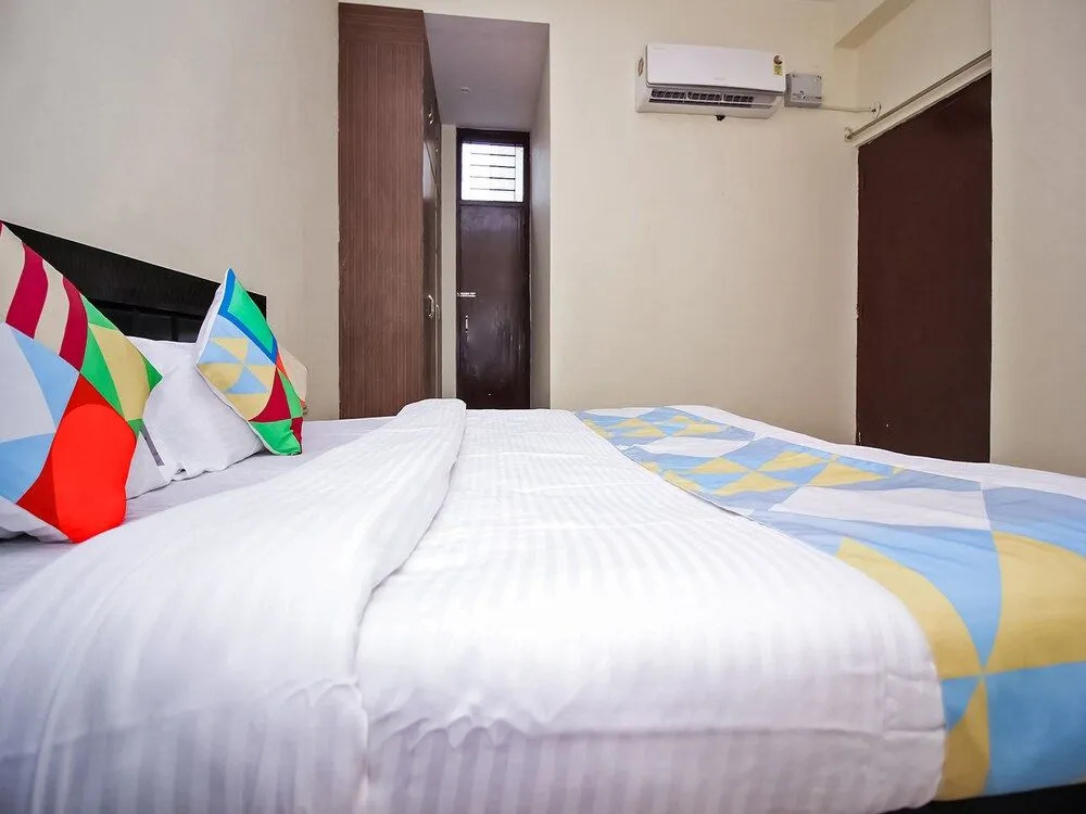 OYO Home 18790 Vibrant 2BHK