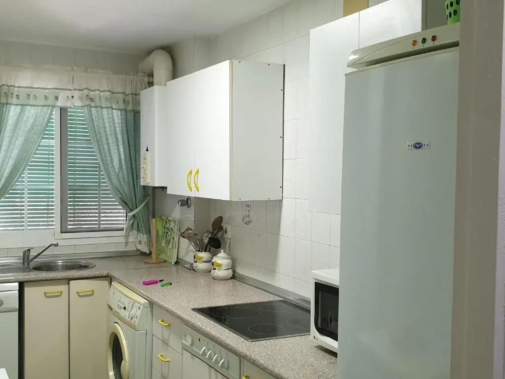 Ref 23v2e apartamento 2 hab. urb. pinar don jesus