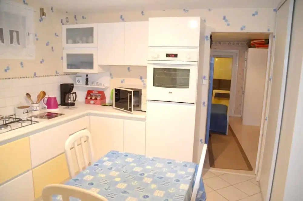 Apartment With one Bedroom in Chateau D'olonne, With Enclosed Garden and Wifi - 300 m From the Beach
