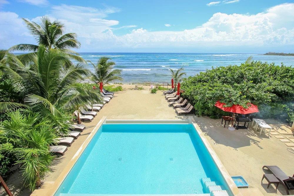 Ocean View 3 Bedroom Home by Olahola