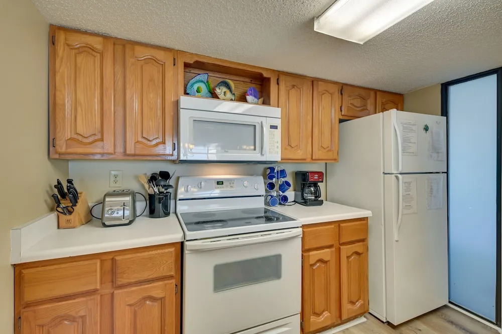 Oceanfront Myrtle Beach Condo w/ Outdoor Pool