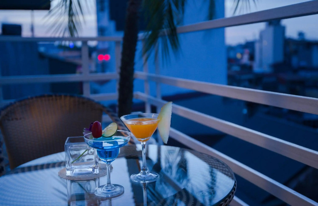 Eliana Ruby Hotel & Travel