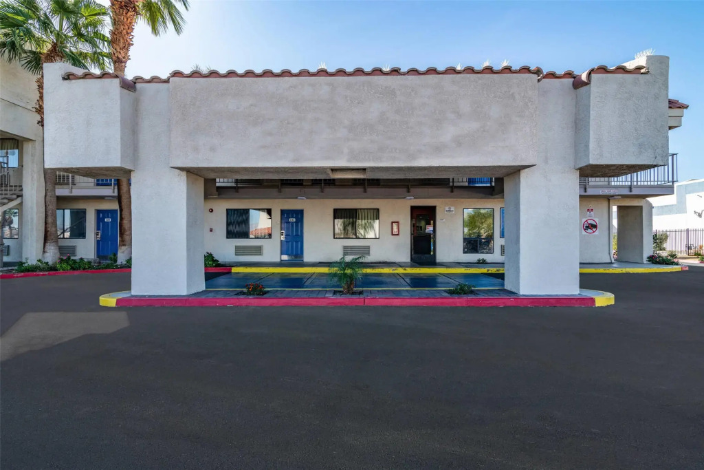 Rodeway Inn & Suites Rancho Mirage - Palm Desert Area